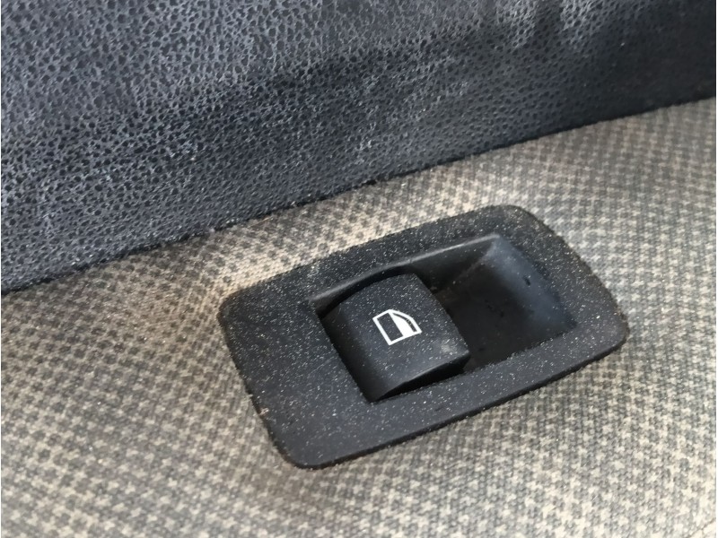 Recambio de puerta trasera izquierda para bmw 1 (e87) 118 d referencia OEM IAM COMPLETA  