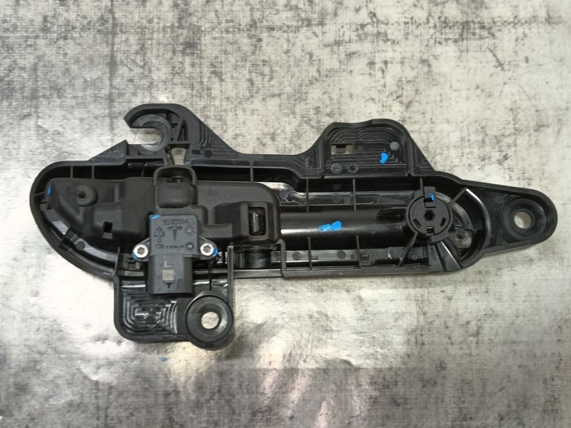Recambio de maneta exterior delantera izquierda para tesla model 3 (5yj3) ev awd referencia OEM IAM   