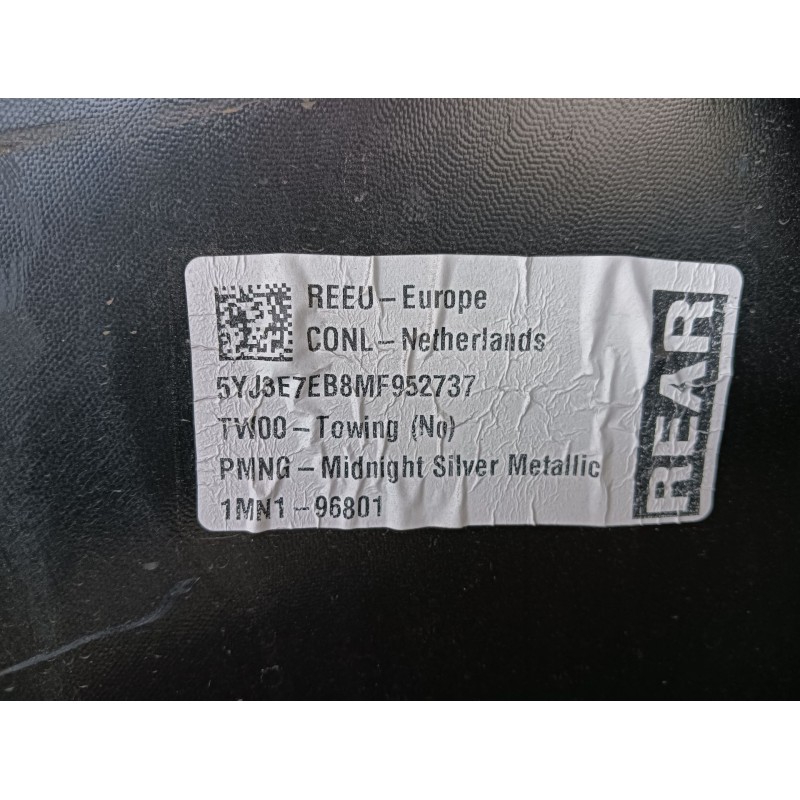 Recambio de paragolpes trasero para tesla model 3 (5yj3) ev awd referencia OEM IAM 5YJ3E7EB8MF952737  