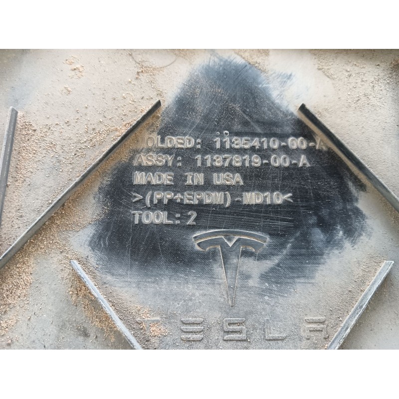 Recambio de paragolpes trasero para tesla model 3 (5yj3) ev awd referencia OEM IAM 5YJ3E7EB8MF952737  