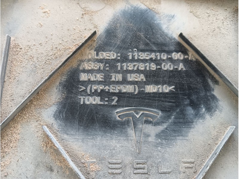 Recambio de paragolpes trasero para tesla model 3 (5yj3) ev awd referencia OEM IAM 5YJ3E7EB8MF952737  