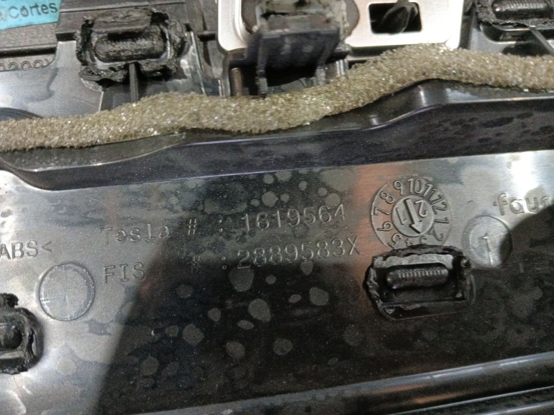 Recambio de salpicadero para tesla model 3 (5yj3) ev awd referencia OEM IAM   