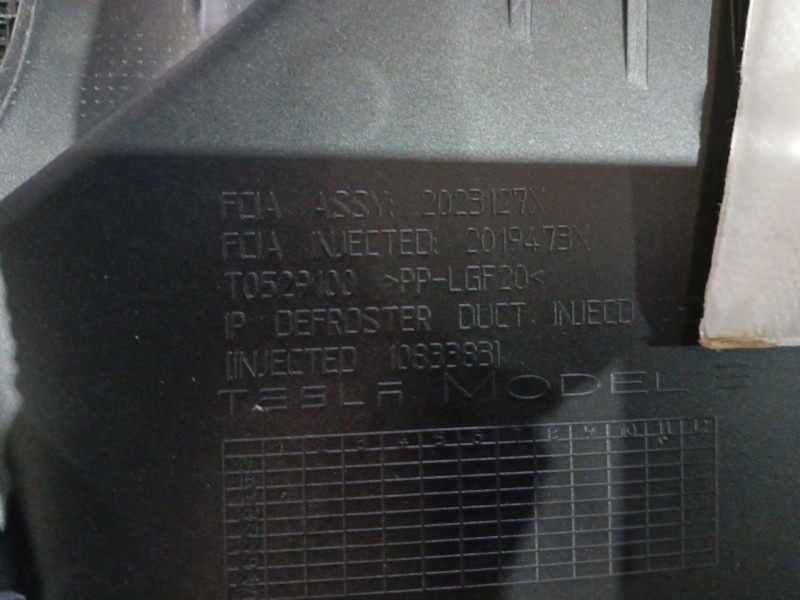 Recambio de salpicadero para tesla model 3 (5yj3) ev awd referencia OEM IAM   