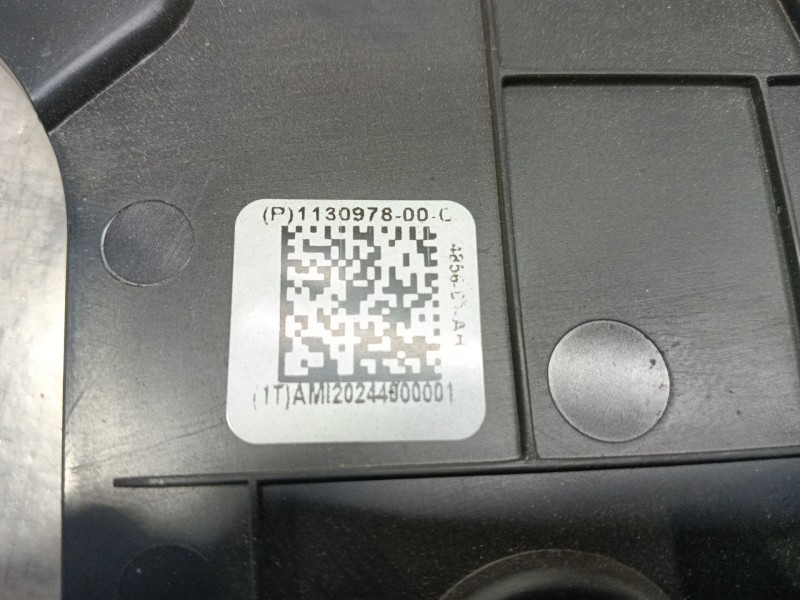 Recambio de salpicadero para tesla model 3 (5yj3) ev awd referencia OEM IAM   