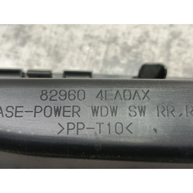 Recambio de mando elevalunas trasero derecho para nissan qashqai ii suv (j11, j11_) 1.2 dig-t referencia OEM IAM   