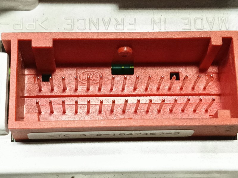 Recambio de pantalla multifuncion para renault megane ii coupe/cabrio authentique referencia OEM IAM 216676711X0 8200107839 NS22