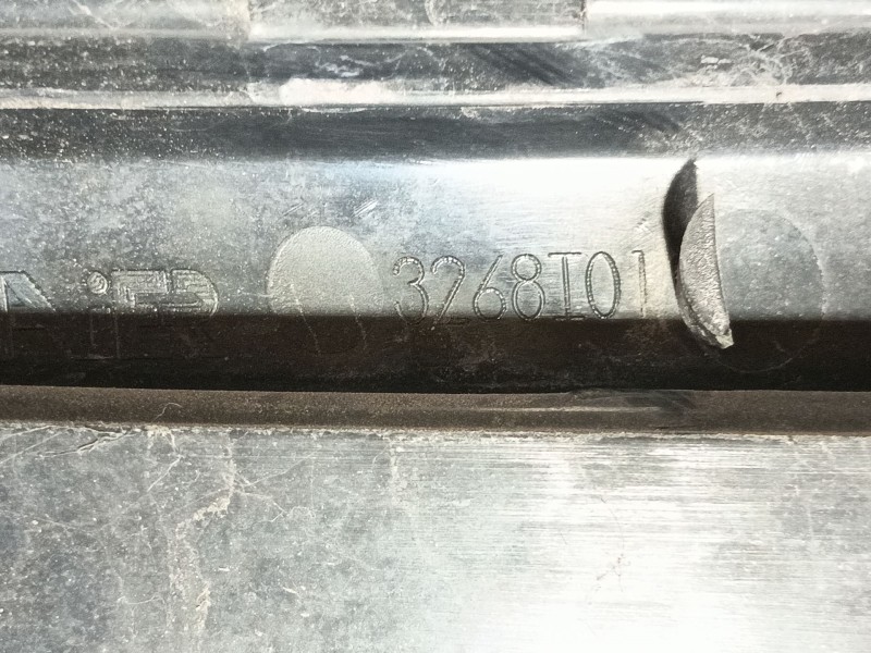 Recambio de rejilla delantera para peugeot partner (s2) combiespace referencia OEM IAM   