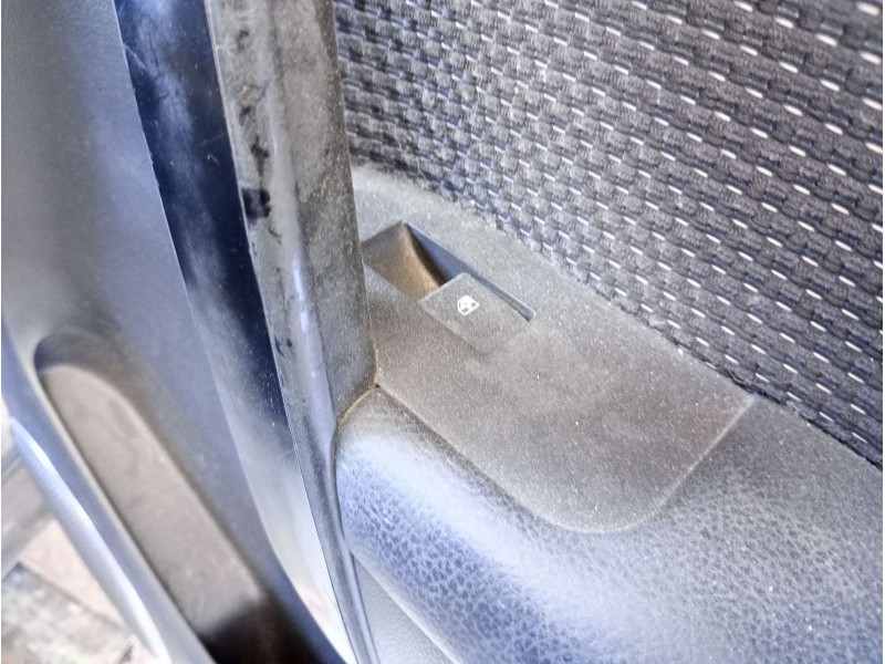 Recambio de mando elevalunas trasero derecho para chevrolet captiva (c100, c140) 2.0 d 4wd referencia OEM IAM   