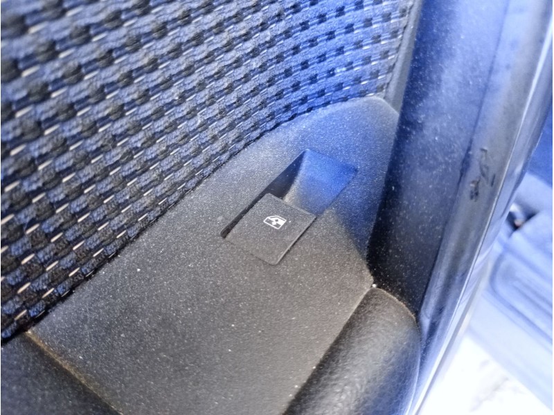 Recambio de mando elevalunas trasero izquierdo para chevrolet captiva (c100, c140) 2.0 d 4wd referencia OEM IAM   