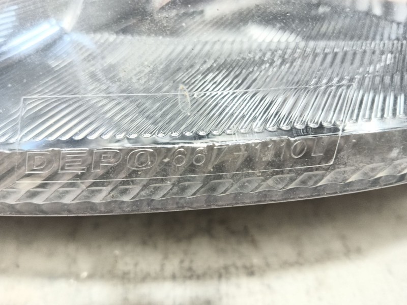 Recambio de faro izquierdo para alfa romeo 147 (190) 1.9 jtd distinctive referencia OEM IAM   