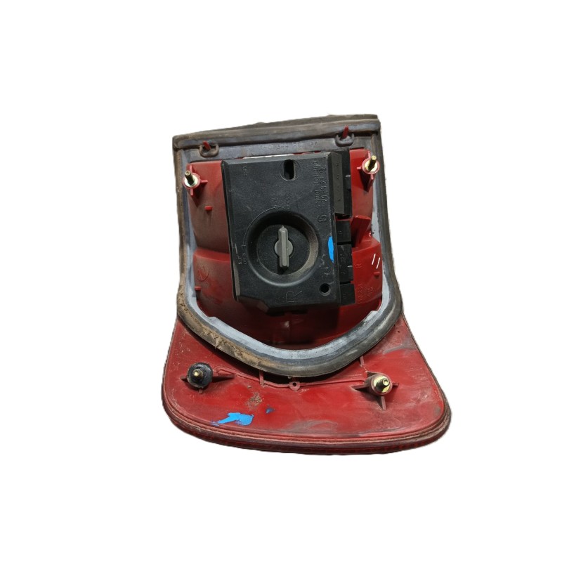 Recambio de piloto trasero derecho para audi 80 avant 1.9 tdi referencia OEM IAM   