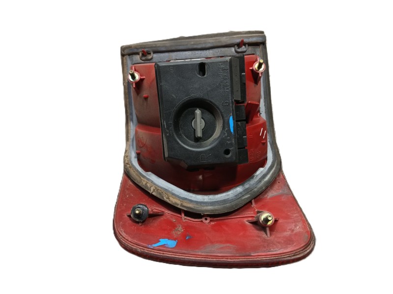 Recambio de piloto trasero derecho para audi 80 avant 1.9 tdi referencia OEM IAM   