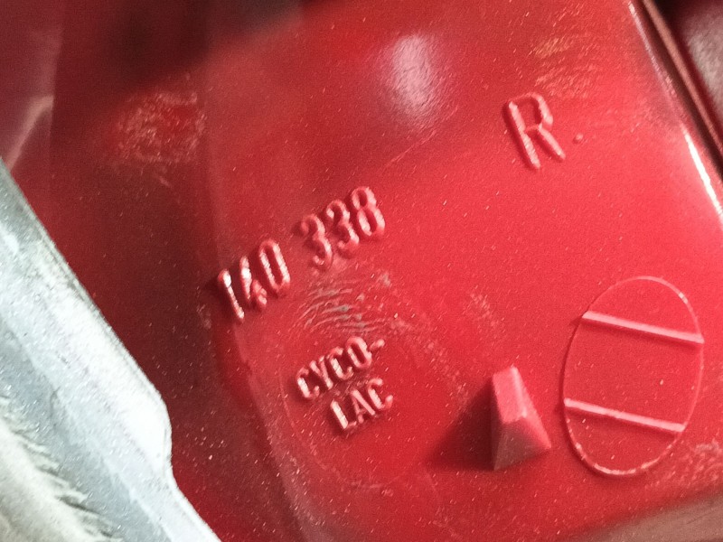 Recambio de piloto trasero derecho para audi 80 avant 1.9 tdi referencia OEM IAM   