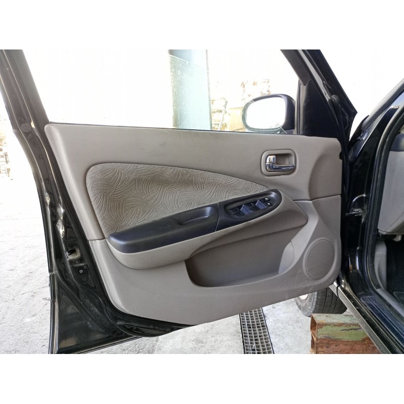 Recambio de guarnecido puerta delantera izquierda para nissan almera ii hatchback (n16) 1.8 referencia OEM IAM   