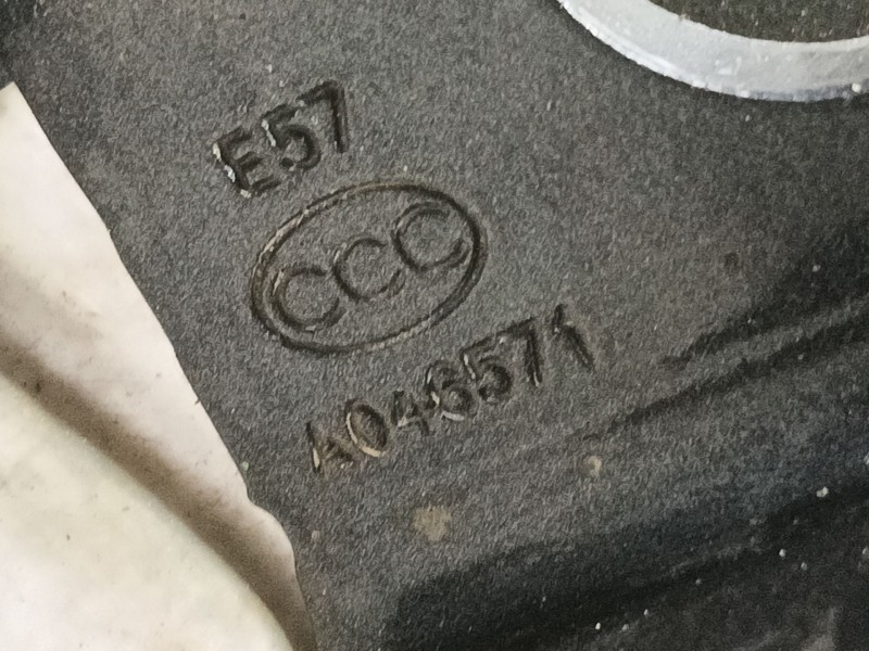 Recambio de bisagra para tesla model 3 (5yj3) ev awd referencia OEM IAM  A046571 T.IZQUIERDA SUPERIOR