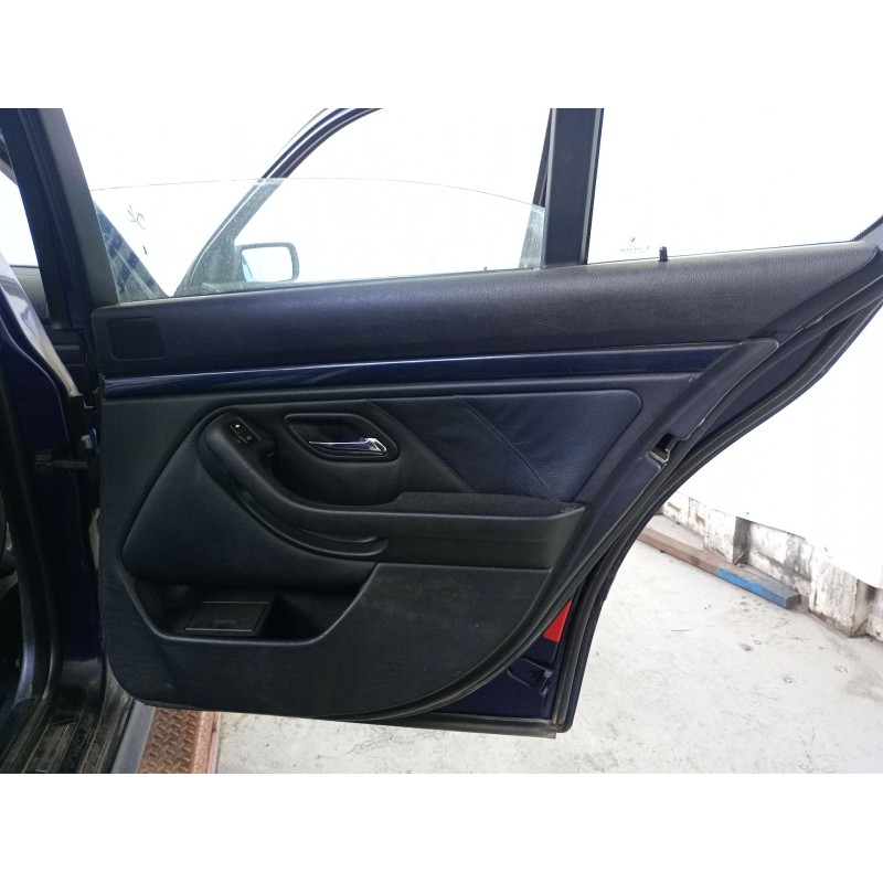 Recambio de guarnecido puerta trasera derecha para bmw 5 (e39) 525 tds referencia OEM IAM 0  