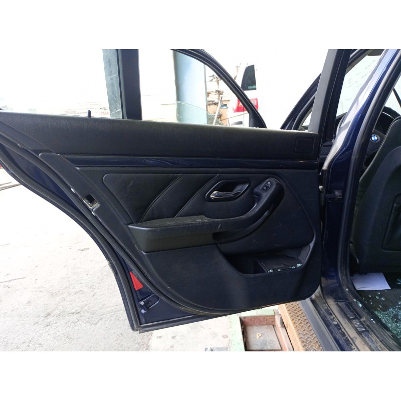 Recambio de guarnecido puerta trasera izquierda para bmw 5 (e39) 525 tds referencia OEM IAM 0  