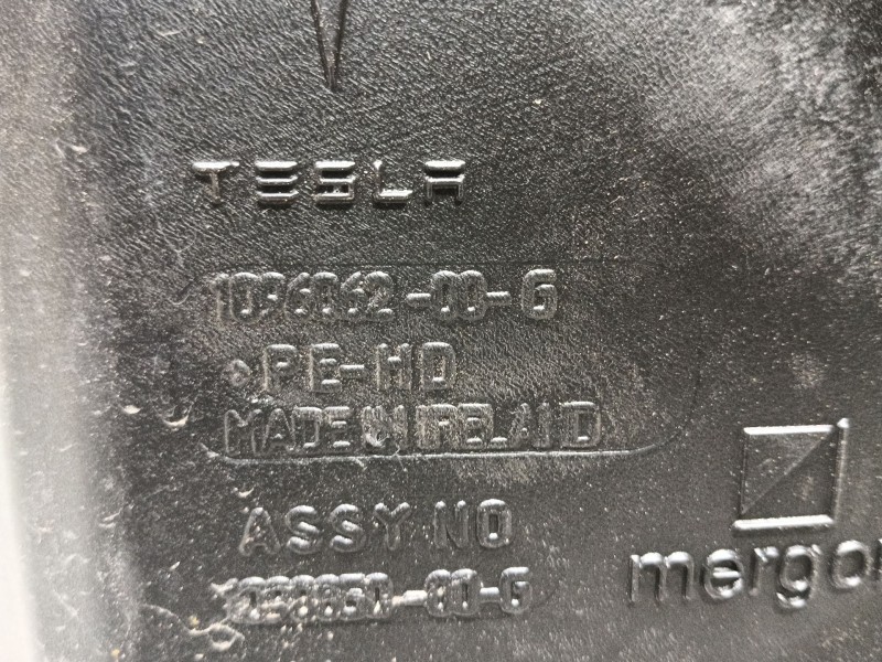 Recambio de deposito limpia para tesla model 3 (5yj3) ev awd referencia OEM IAM   