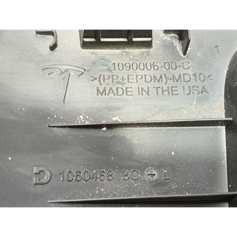 Recambio de moldura para tesla model 3 (5yj3) ev awd referencia OEM IAM  109000600C 