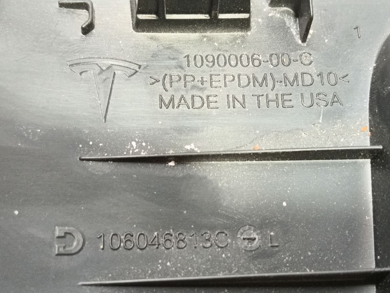 Recambio de moldura para tesla model 3 (5yj3) ev awd referencia OEM IAM  109000600C 