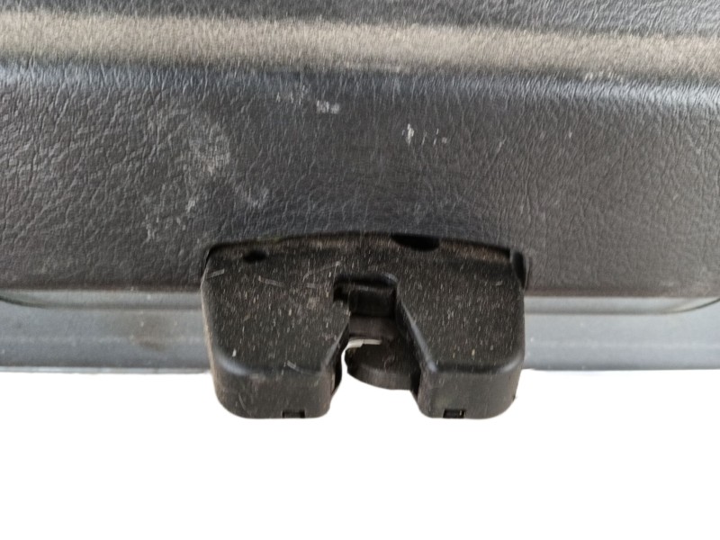 Recambio de porton trasero para peugeot 307 berlina (s2) xs referencia OEM IAM   