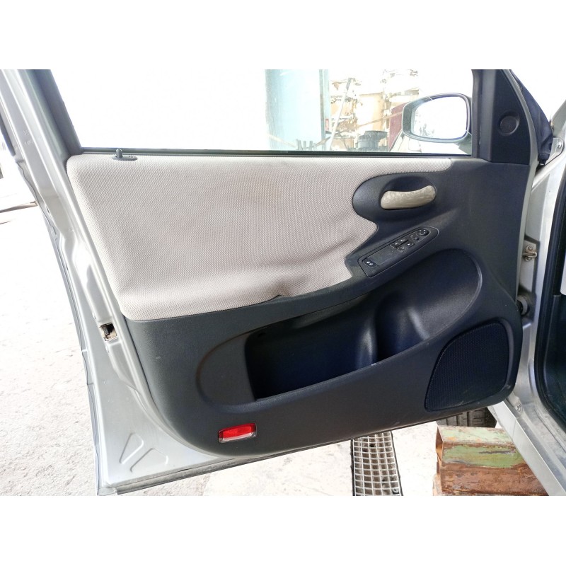 Recambio de guarnecido puerta delantera izquierda para fiat stilo (192_) 1.6 16v (192_xb1a) referencia OEM IAM   