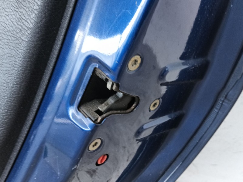 Recambio de puerta trasera derecha para peugeot 206 berlina xt referencia OEM IAM   