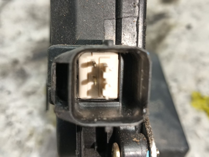 Recambio de cerradura puerta trasera izquierda para kia rio ipanema berlina referencia OEM IAM  81410FD100 