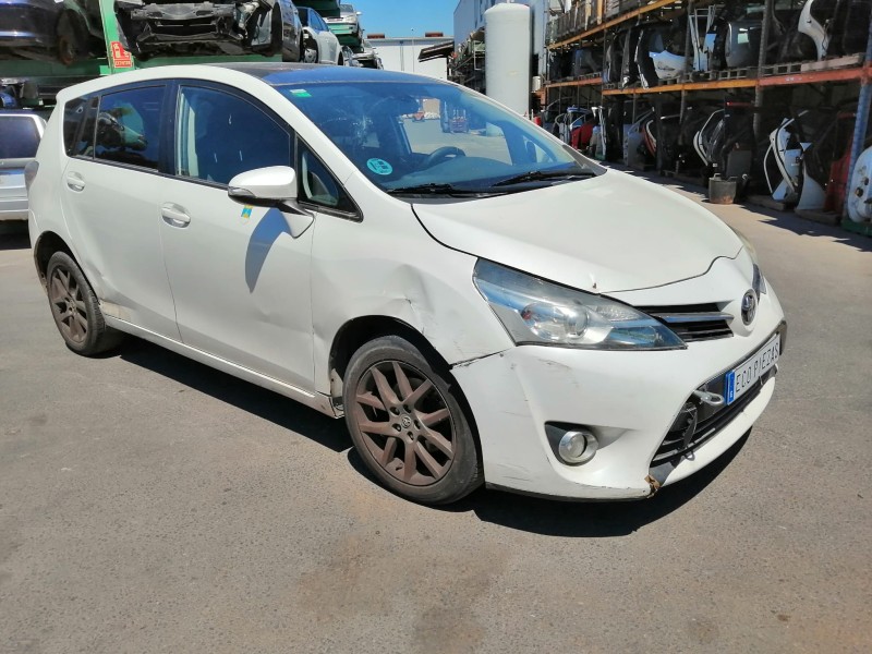 toyota verso (_r2_) del año 2016