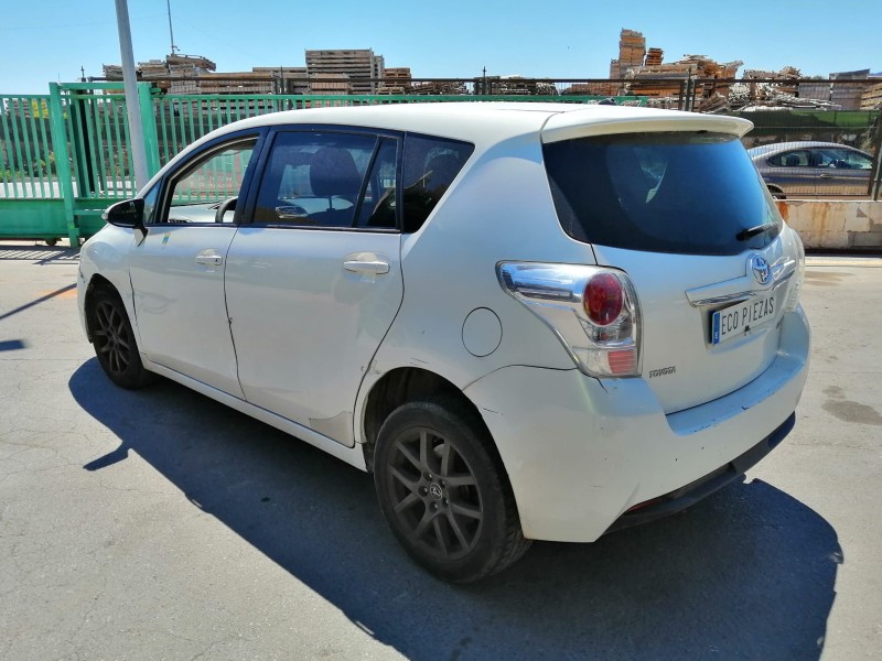 toyota verso (_r2_) del año 2016