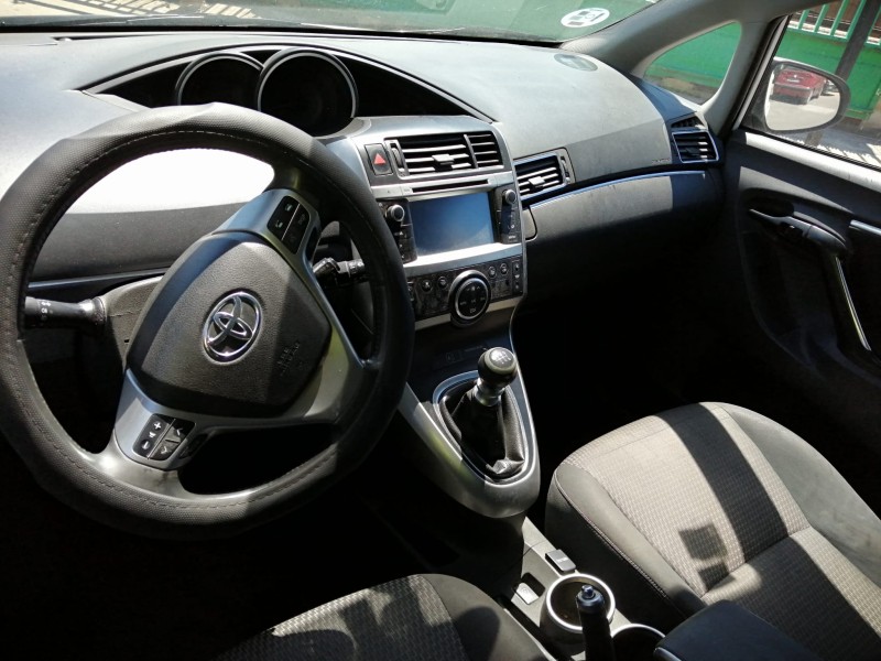 toyota verso (_r2_) del año 2016