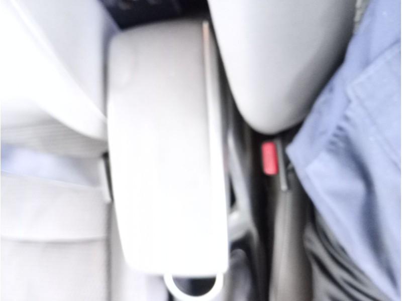 Recambio de apoyabrazos central para toyota verso (_r2_) 1.6 d4-d (war20_) referencia OEM IAM   