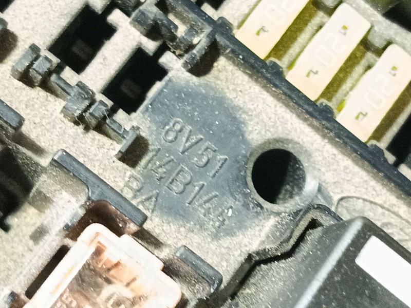 Recambio de caja reles / fusibles para ford fiesta (cb1) ghia referencia OEM IAM   