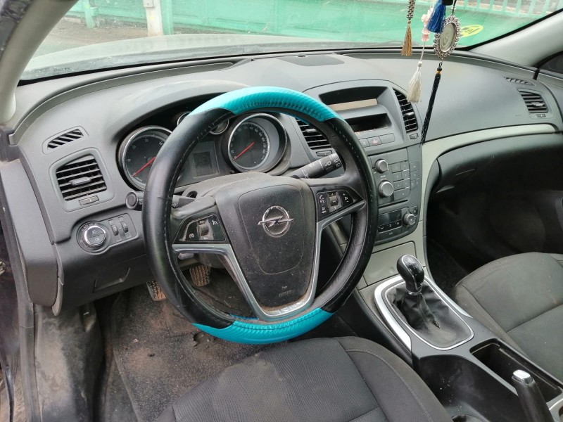 opel insignia a sedán (g09) del año 2009