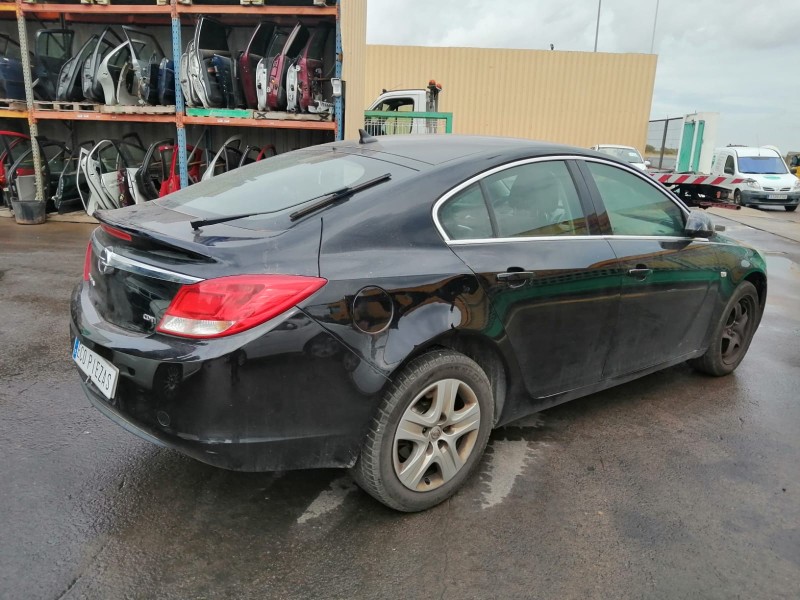 opel insignia a sedán (g09) del año 2009
