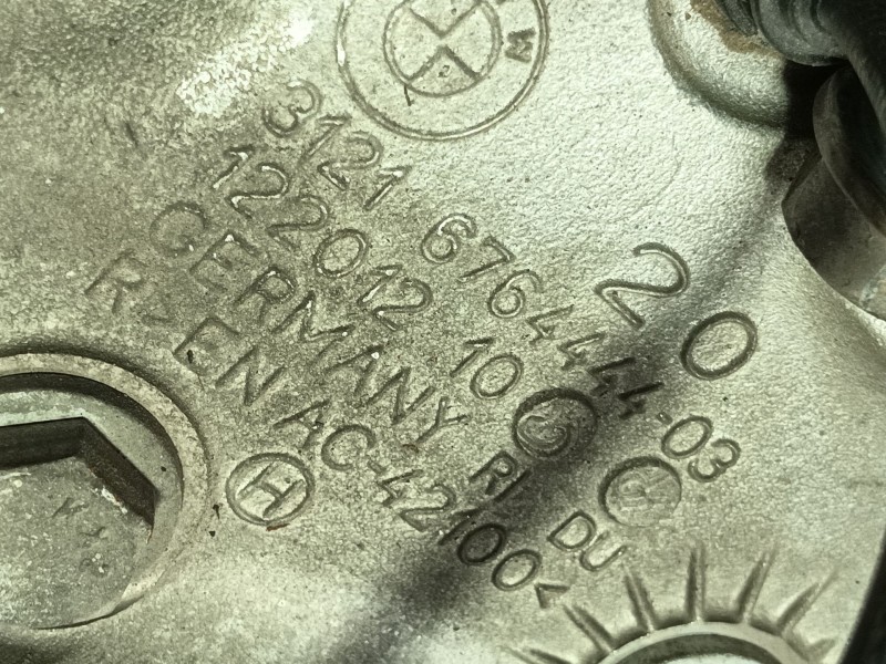 Recambio de mangueta delantera derecha para bmw serie 1 berlina (e81/e87) 116i referencia OEM IAM   