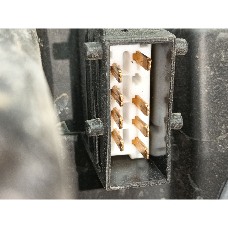 Recambio de faro derecho para peugeot 407 st sport referencia OEM IAM   