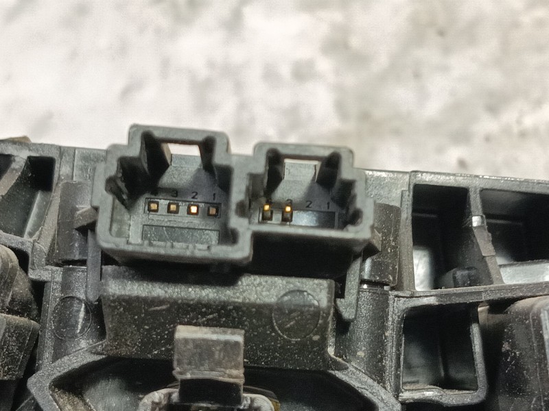 Recambio de mando multifuncion para dacia dokker access referencia OEM IAM   