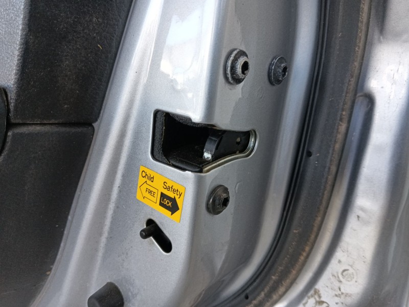 Recambio de puerta trasera derecha para ssangyong actyon 200 xdi referencia OEM IAM   