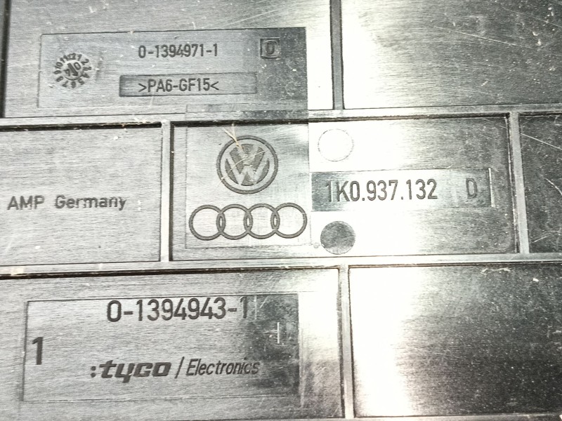 Recambio de caja reles / fusibles para volkswagen caddy ka/kb (2k) furg. referencia OEM IAM   