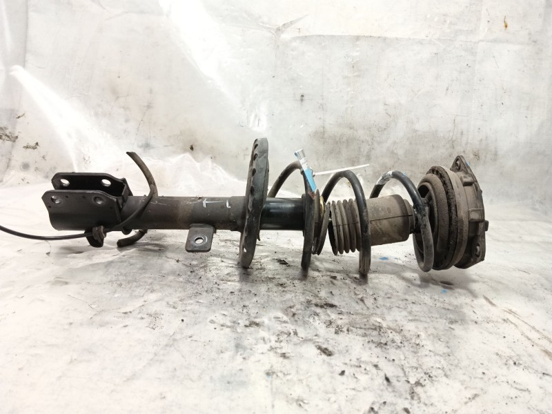 Recambio de amortiguador delantero izquierdo para nissan micra (k12e) acenta referencia OEM IAM   