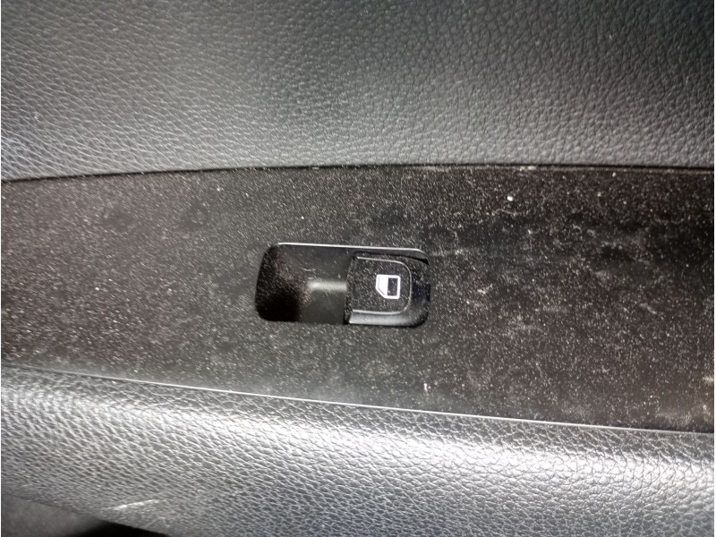 Recambio de mando elevalunas delantero derecho para kia picanto iii (ja) 1.0 referencia OEM IAM   