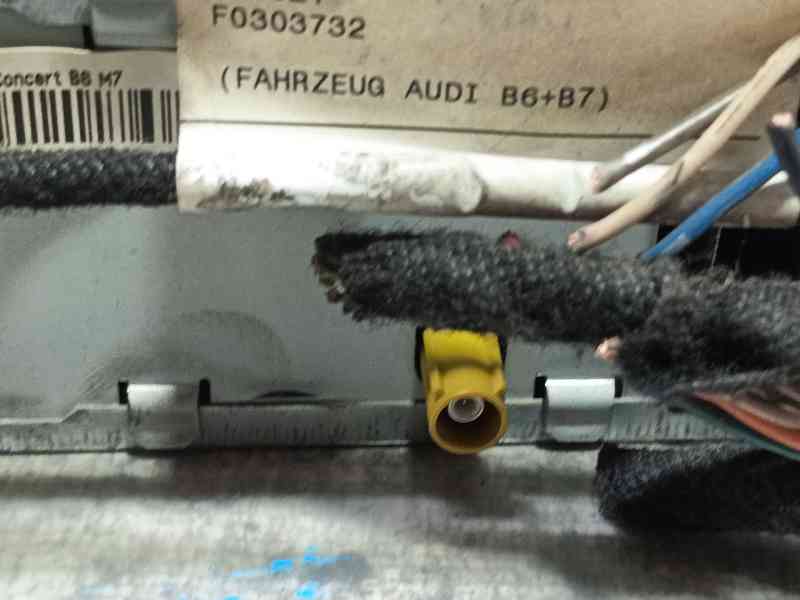 Recambio de sistema audio / radio cd para audi a4 berlina (8e) 1.9 tdi (96kw) referencia OEM IAM   