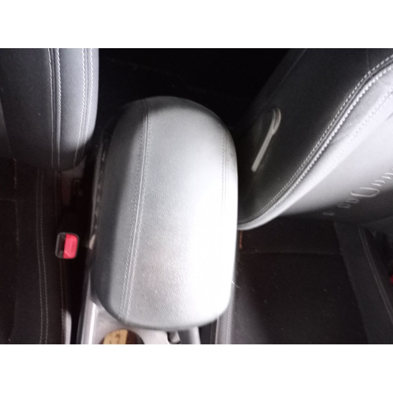Recambio de apoyabrazos central para kia sportage iii (sl) 1.7 crdi referencia OEM IAM   