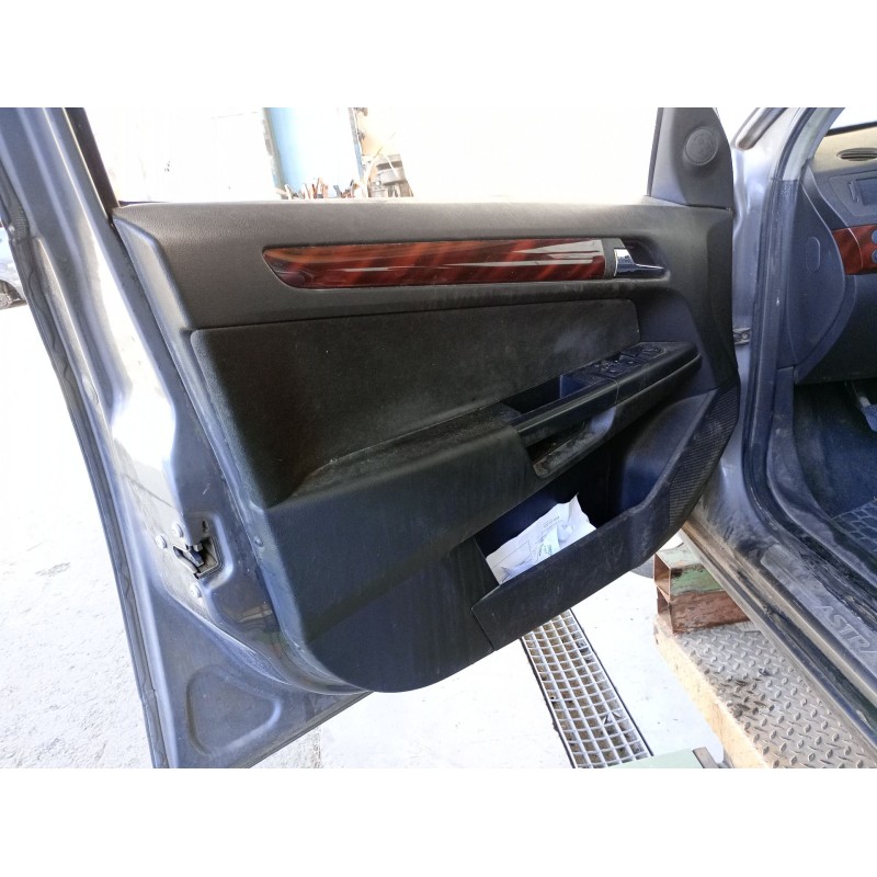 Recambio de guarnecido puerta delantera izquierda para opel astra h station wagon (a04) 1.9 cdti 16v (l35) referencia OEM IAM   