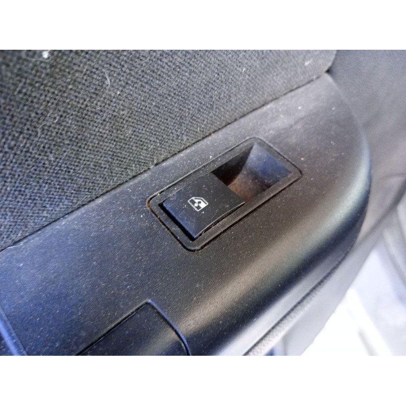 Recambio de mando elevalunas trasero izquierdo para opel astra h station wagon (a04) 1.9 cdti 16v (l35) referencia OEM IAM   