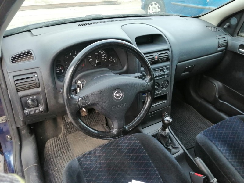 opel astra g sedán (t98) del año 2001