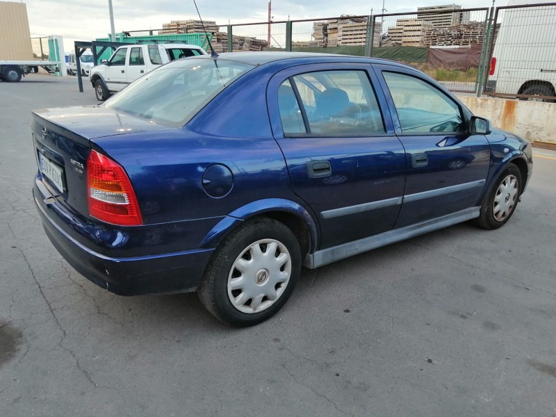 opel astra g sedán (t98) del año 2001