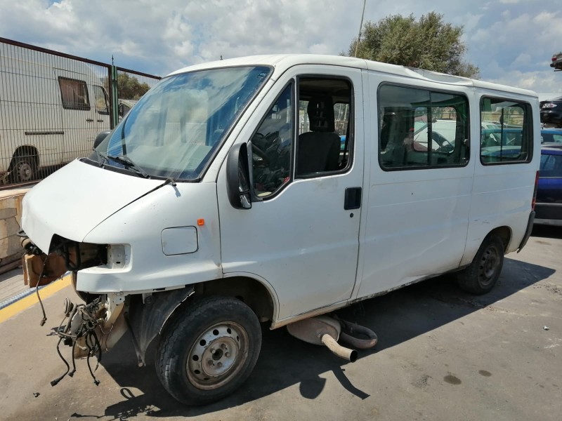 peugeot boxer autobús (230p) del año 2001