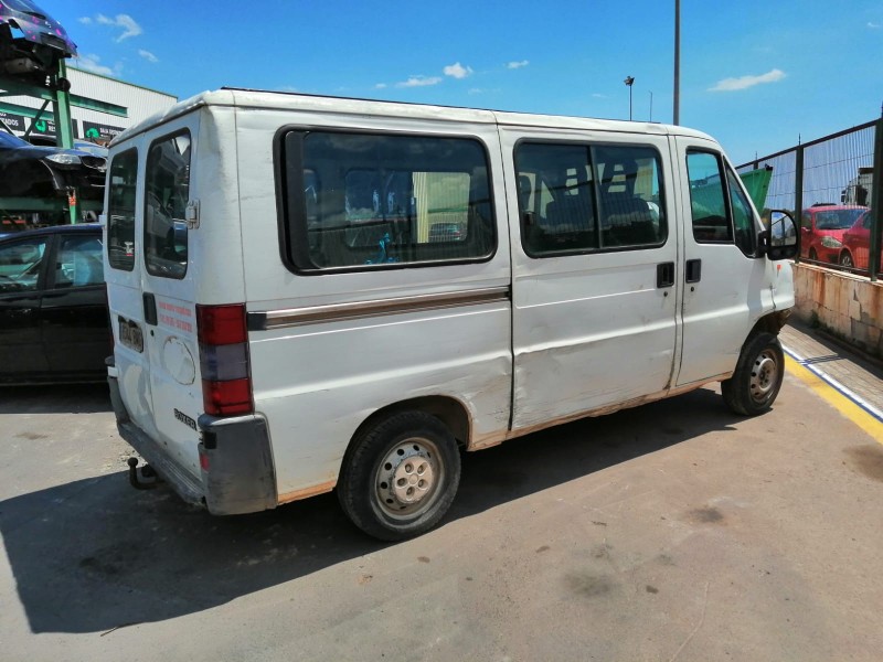 peugeot boxer autobús (230p) del año 2001